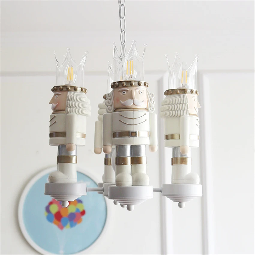 

Декоративные люстры в скандинавском стиле с мультяшным изображением короля, светильник для детской комнаты, лампа в американском стиле, подвесные лампы из смолы, декоративное освещение