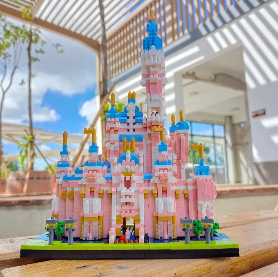 

World Park Fairy Tales Micro Diamond Block Princess Dream Pink Castle Model Brick Toy Nanobrick Collection For Girls Gifts