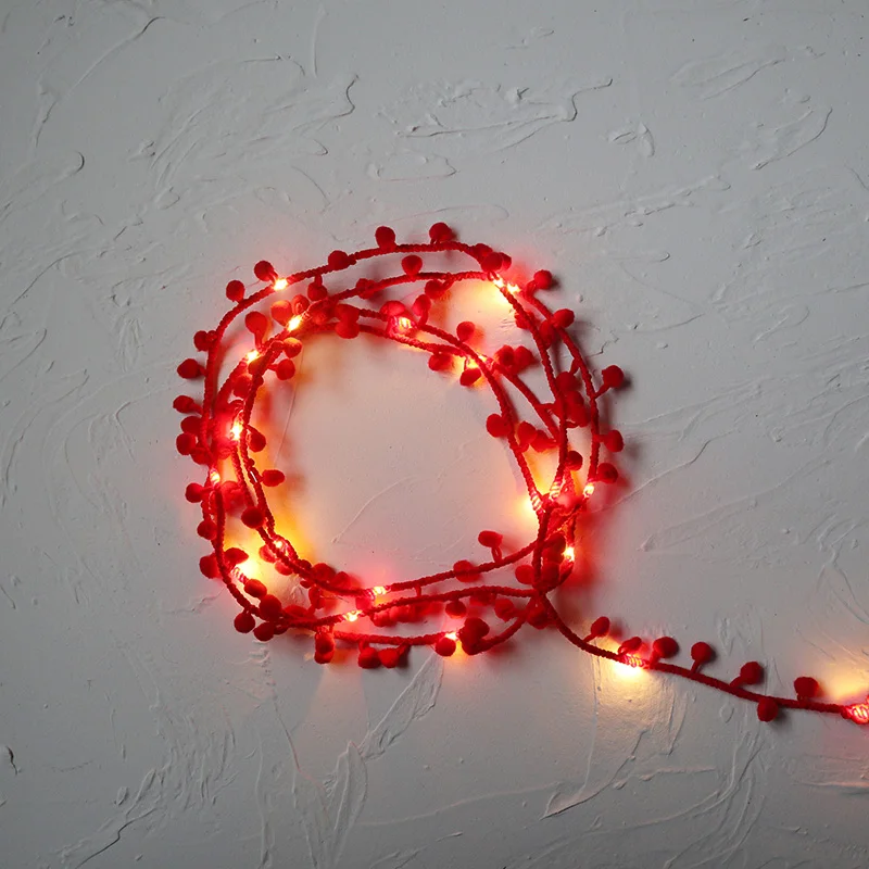 thumbnail image 1 of Guirnalda de luces LED con pompones de colores, cadena de luces con batería de microalambre de cobre para mesa, boda, fiesta, decoración del hogar, 1 of 5