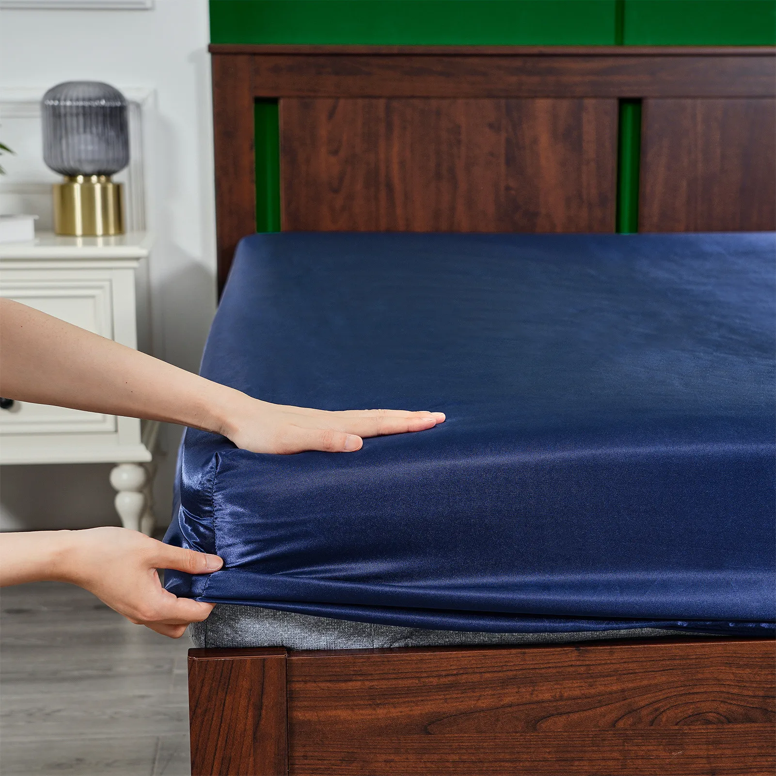 Satin Silk Fitted Sheet Solid Color Bed Sheet Elastic Band Mattress