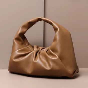 

Cloud bag female European and American style handbag soft leather croissant fashion simple wild 2020 new armpit hand bag