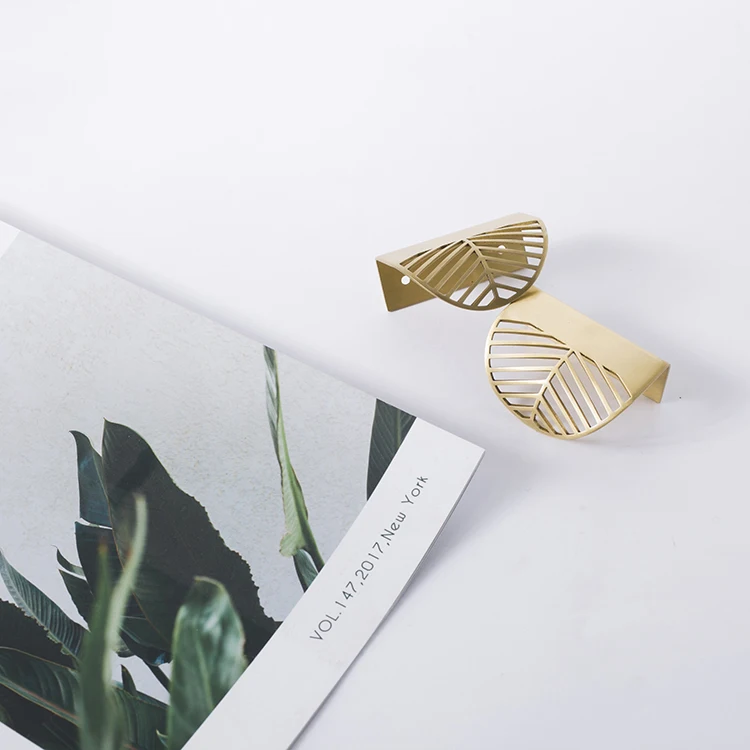 Leaf shape /brass Door knob European Antique Furniture Handles Drawer Pulls Kitchen Cabinet gold Knobs and Handles