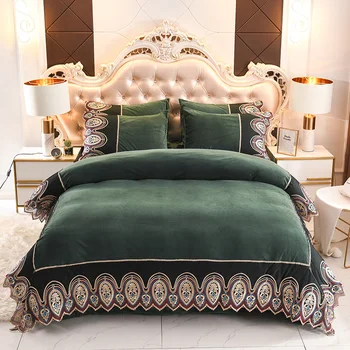 

Luxury Green Red Purple Gray Blue Winter Velvet European Palace Lace Bedding Set Fleece Fabric Duvet Cover Bed sheet Pillowcases