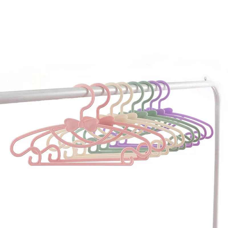 10pcs 어린이 옷 걸이 랙 휴대용 플라스틱 디스플레이 옷걸이 Windproof 어린이 코트 옷걸이  의류 주최자