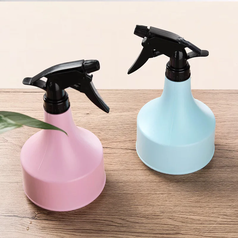 Hand pressure type watering can household gardening potted spray bottle glass washing car washing small watering can