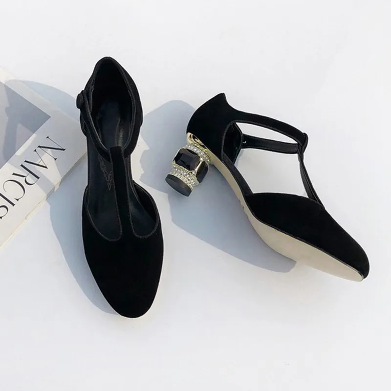 Женские туфли-лодочки с Т-образной пряжкой для зрелых женщин; шикарные женские туфли-лодочки с квадратным каблуком, украшенные кристаллами; Zapatos; с круглым носком, с узкими ремешками и удобной стелькой; размер 43