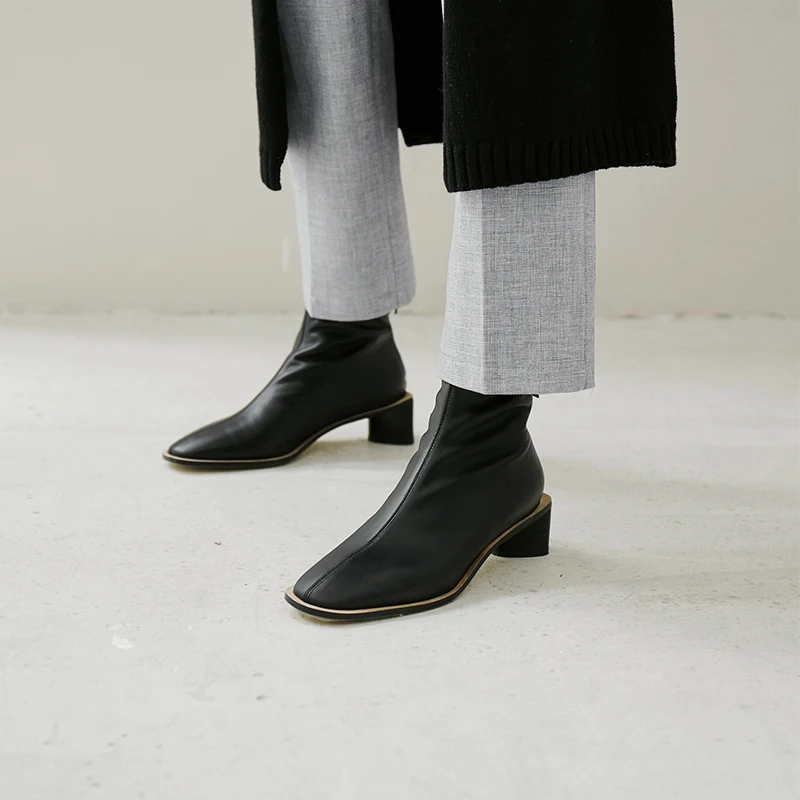 Krazing pot/Винтажные ботинки из коровьей кожи с квадратным носком на среднем квадратном каблуке; женские зимние теплые мягкие выразительные ботильоны; L00