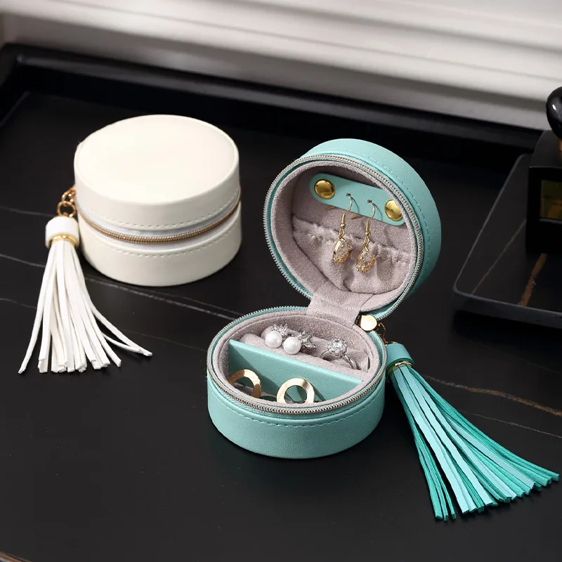 Mini Round Jewelry Box Carrying Bag Portable Velvet Chain Jewelry Box Earrings Earrings Storage Box