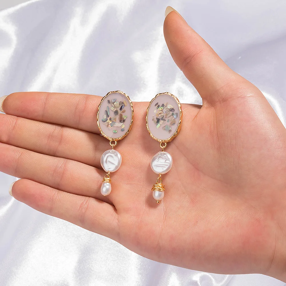 

Personality Geometric Irregular Gold Border Drop Earrings Boho Shell Earrings Baroque Pearl Dangle Earrings for Woman Jewelry