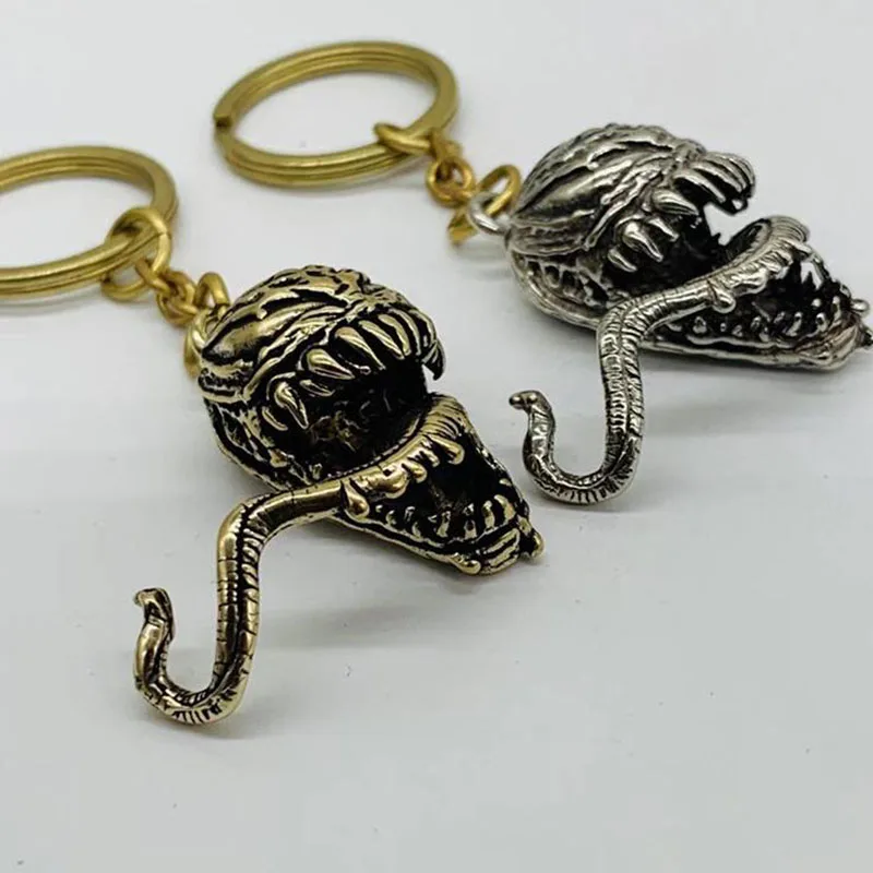 Handmad Solid Brass Keychain Monster Skull Venom Hook key Chains Car Key Ring Vintage Copper Key Holders Organizer