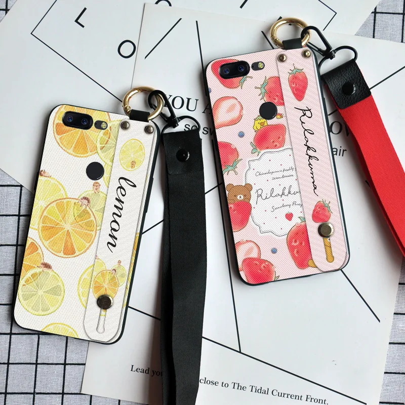 

Cute Bear Wristband Case For Oneplus 5 1+5 One plus 5 Neck Strap Back Cover For Oneplus 5T 5 T Stand Coque