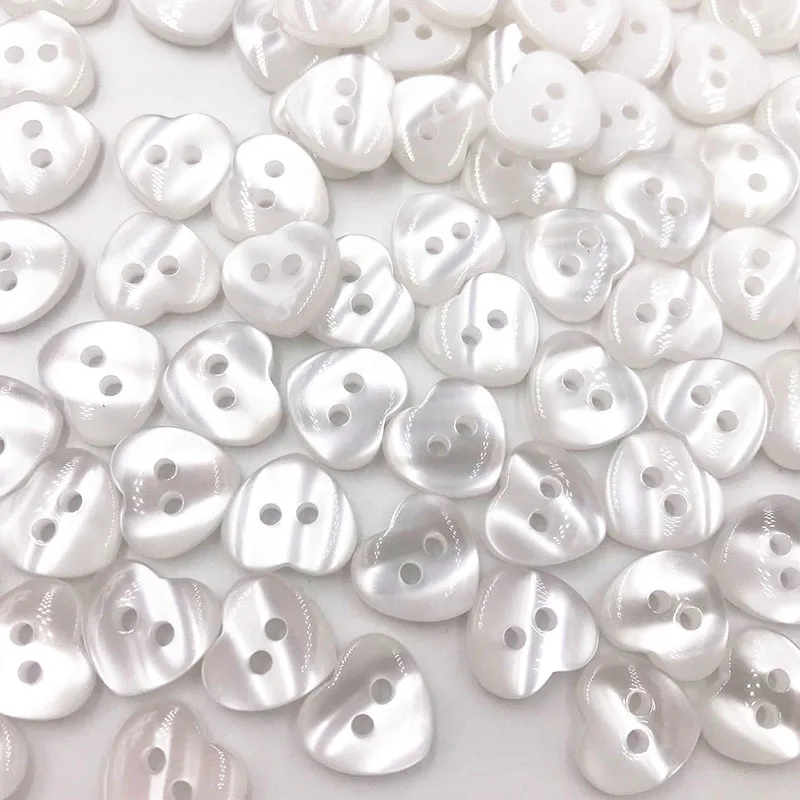 

25 шт. белые пластиковые пуговицы в форме сердца для одежды кукол Швейные аксессуары DIY скрапбукинги 12 мм PZ348