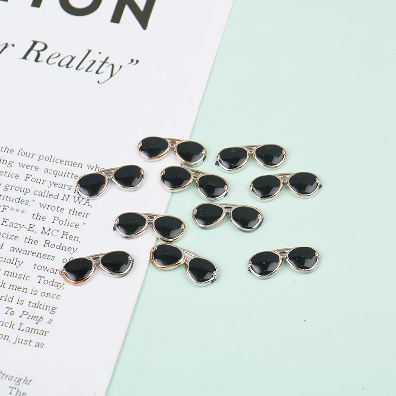 10 Pcs Mini Sunglasses Flatback Resin DIY Decor Play Toys for Dolls Fashion Accessories
