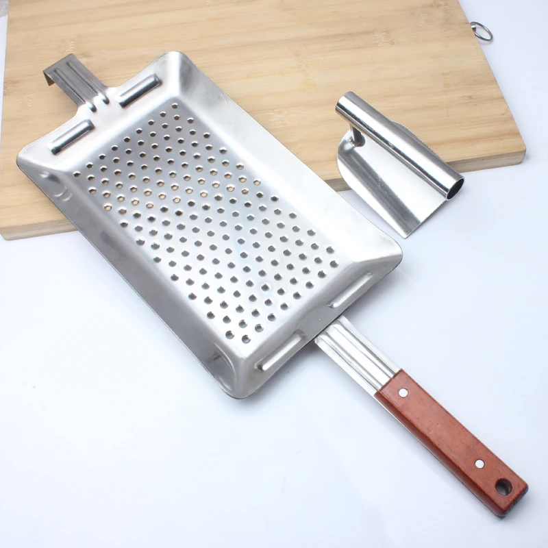 Chinese handmade noodles tool kitchen stainless steel spaetzle maker hand-held dough presser