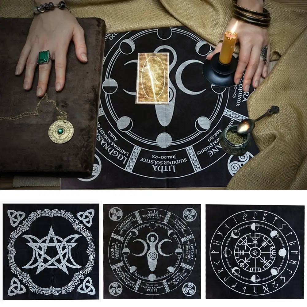 

Tarot Cloth Black Flannel Divination Tablecloth 49*49CM Board Game