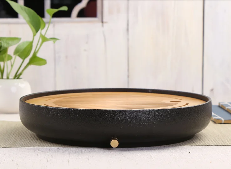 

Simple Ceramic Round Home Tea Tray Drainage Water Storage Kung Fu Tea Set Japanese Style Storage Tea Tray Tea Room Tools LF513