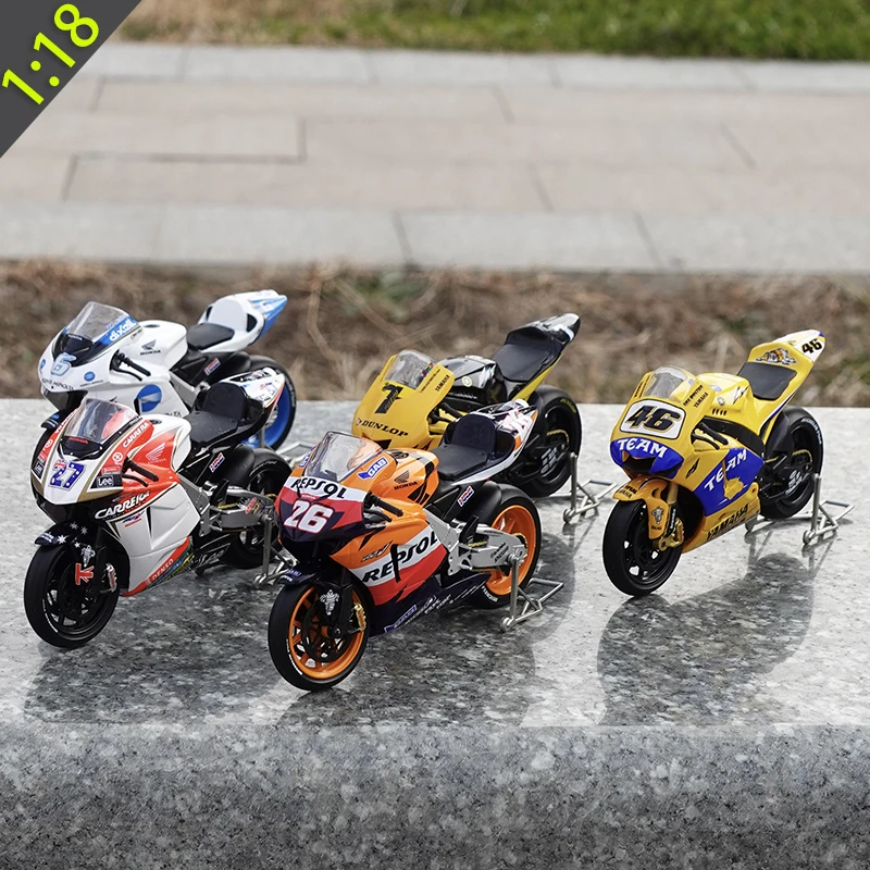 Модель мотоцикла GUILOY1:18 Yamaha YZR M1 Honda RC211V из сплава под давлением |