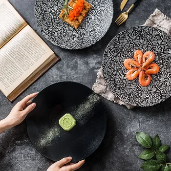 

Japanese Black Ceramic Western Steak Salad Plate Simple Home Round Main Meal Dessert Sushi Ramen Plate Hotel Kitchen Tableware