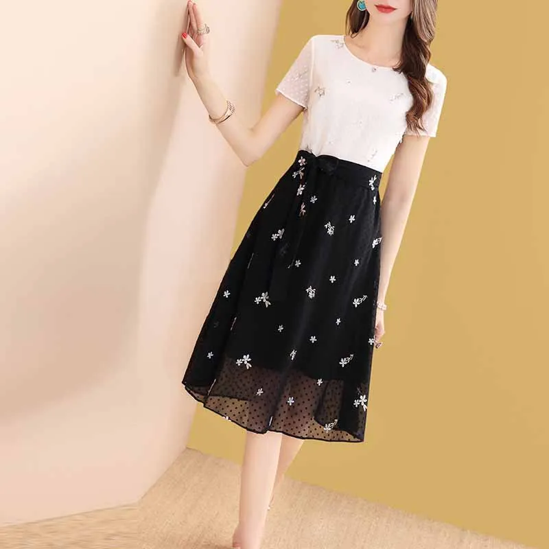 

Embroidered Black And White Stitching Mock Two-Piece Dress Women's Spring And Summer Mid-length 2019 New Style Popular Skirt-