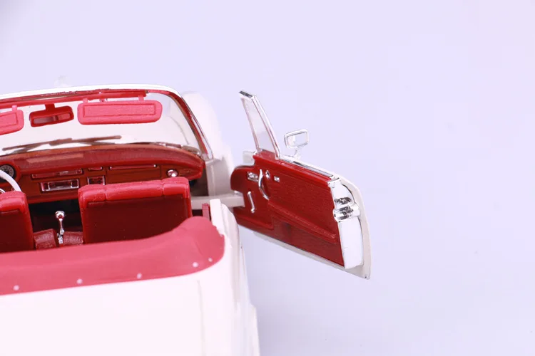 Maisto 1: 18 1967 Mercedes 280SE винтажная модель автомобиля, статическая модель автомобиля, украшение, новые продукты