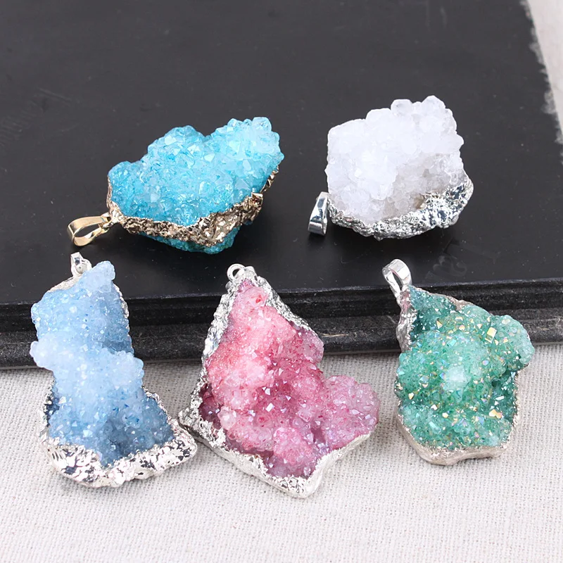

Natural Stone Pendant Necklace Jewelry Rainbow Chakra crystal Cluster Pendant Electroplated colored crystal Sweater pendant