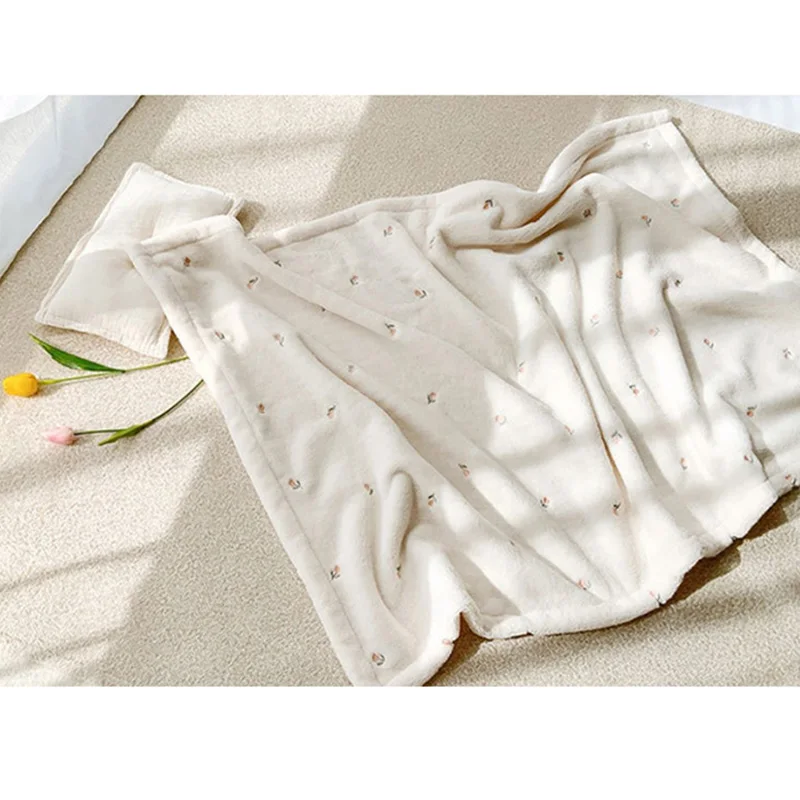 Korean Bear Olive Embroidery Baby Blanket Throws Coral Fleece Soft Newborn Infant Swaddle Wrap Blankets Bedding Stroller Cover