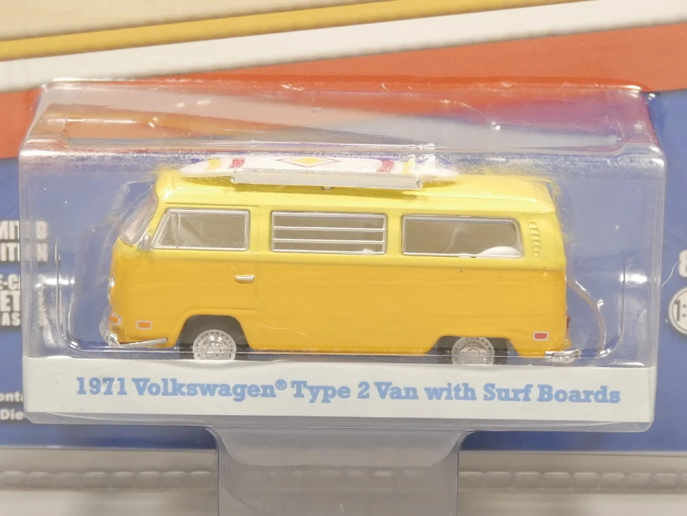 Greenlight 1: 64 1971 Volkswagen Тип 2 фургон с досками для серфинга литья под давлением модель