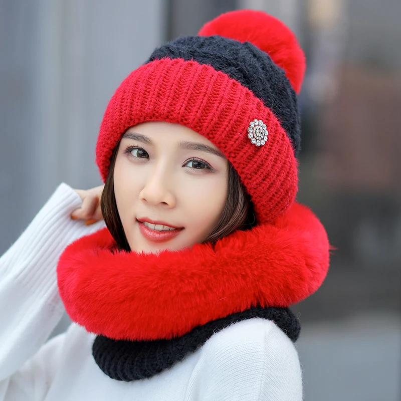 Зимняя женская двухцветная вязаная шапка и толстый плюшевый шарф, комплект из 2 предметов, теплые шапки-бини с помпоном, женская шапка с защитой шеи - Цвет: Red