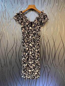 

2020 Spring and Summer New Women's Front and Back V-neck Buckle Printed Wrinkle Knot Slim Dress 622