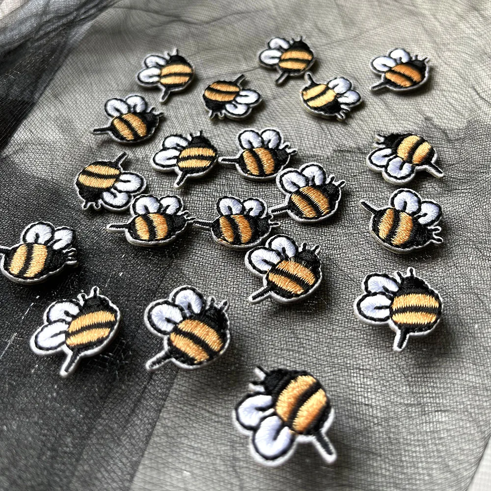 

10pcs/lot Mini Yellow Bee Patch Embroidery Sticker Iron on Patches for Clothing Applique Embroidery DIY Clothing Accessories