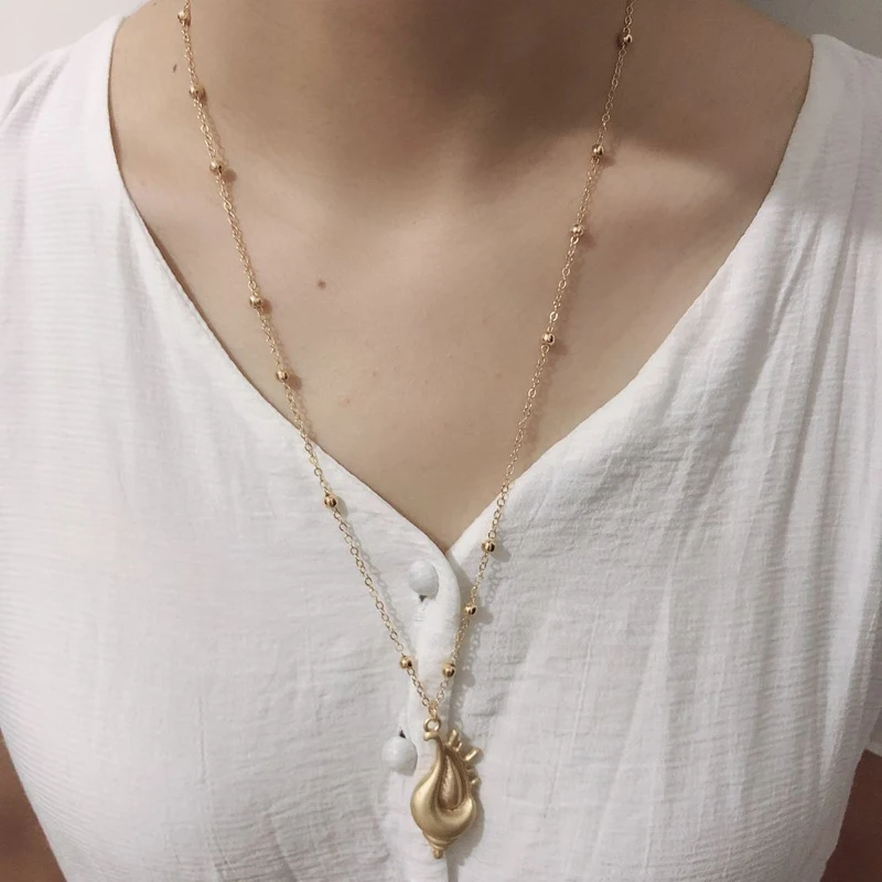 

Exknl Fashion Vintage shell Collar Choker Necklace Gold Color Boho Power Big Pendant Necklace Women Beach Jewelry Collier 2019