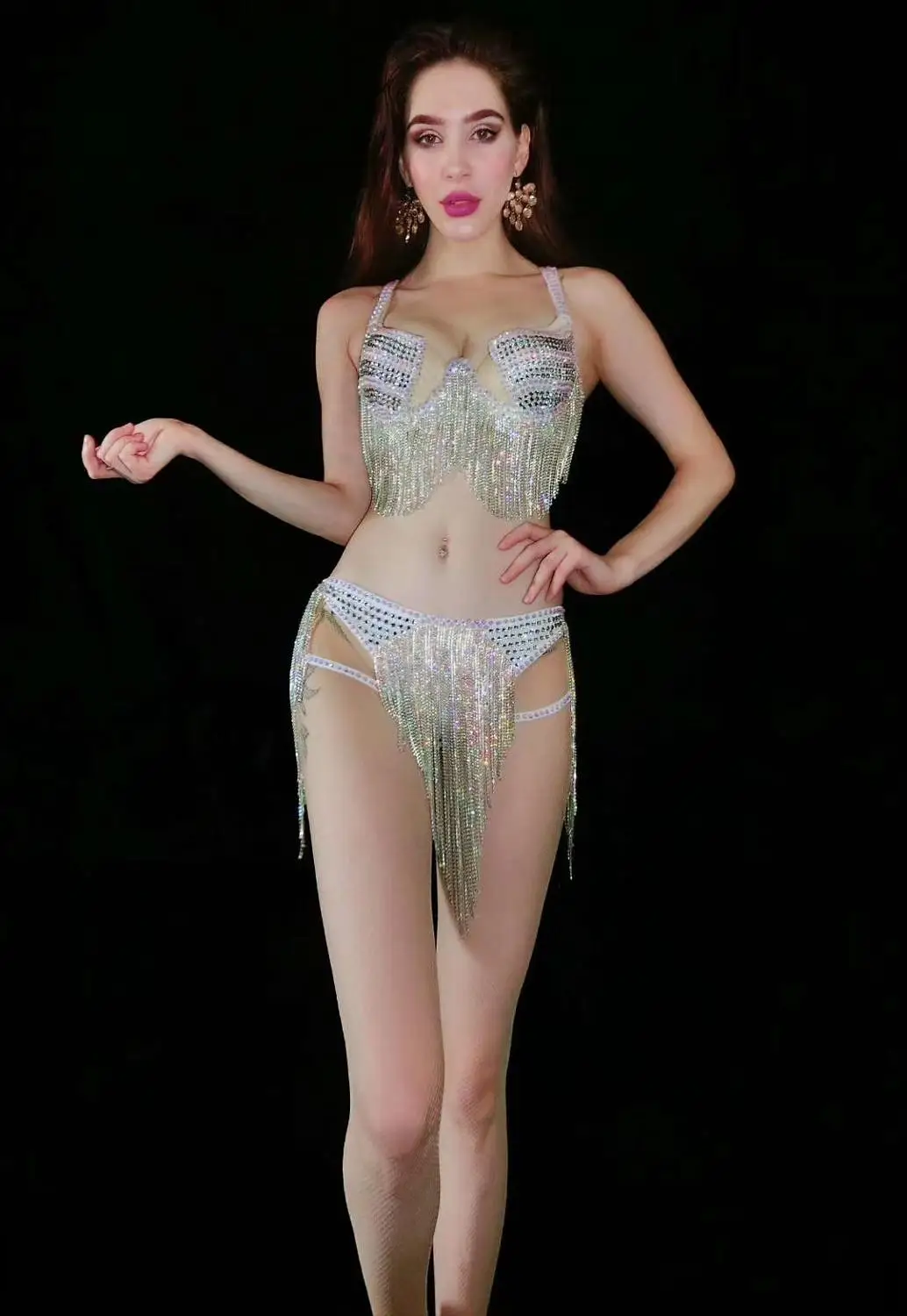 Для женщин кристаллы цепи костюм с бикини Bling сцены танцевальные костюмы с искусственными бриллиантами, купальник-бикини с кисточками Костюмы для ролевых игр, вечеринок бюстгальтер, комплект с шортами