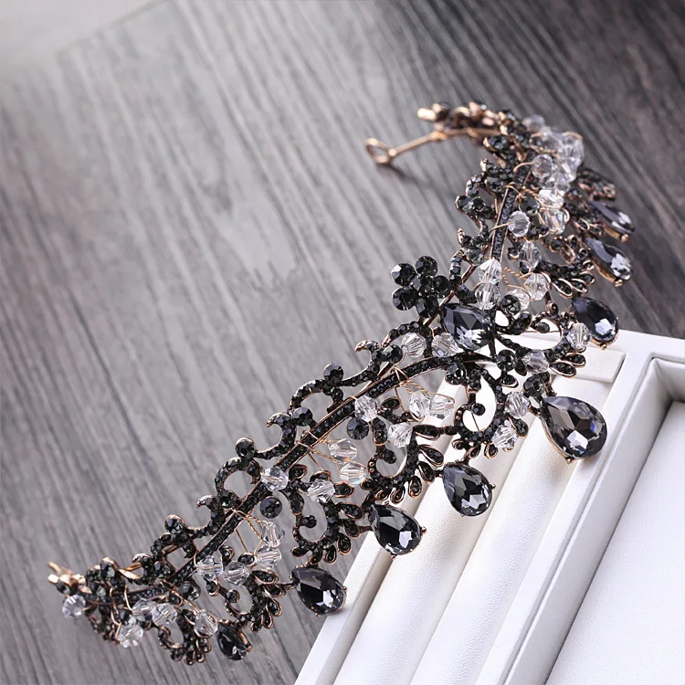

European Style Retro Bride Headdress Baroque Palace Crown Queen Crown Studio Photo Shoot Wedding Dress Ornament