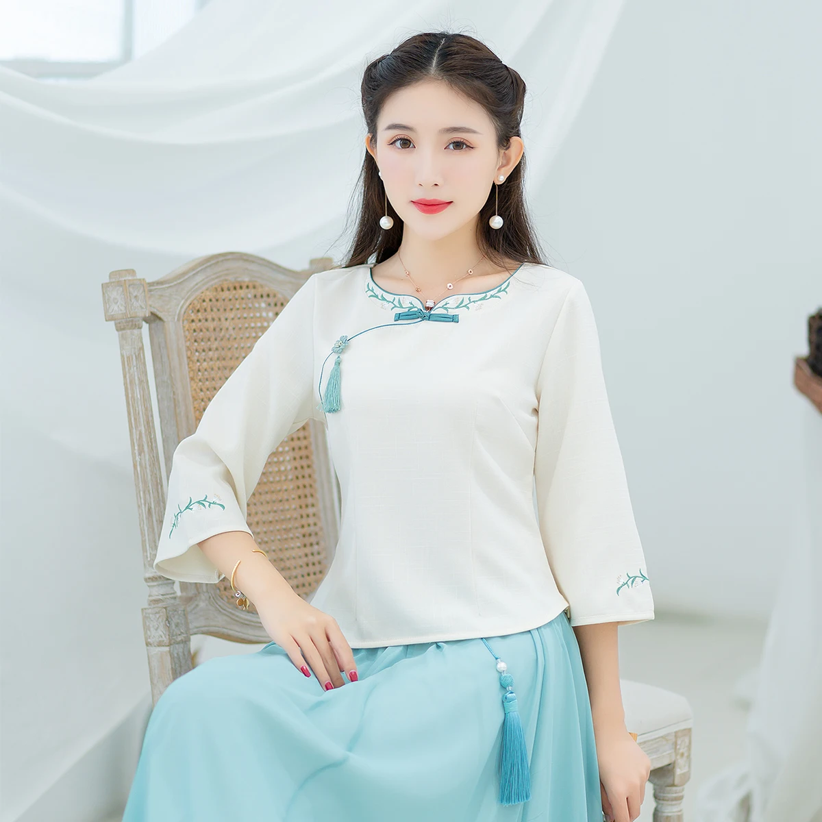 

COIGARSAM Casual blouse women New Spring National Wind Three Quarter Sleeve Chiffon blusas womens tops and blouses White 9299