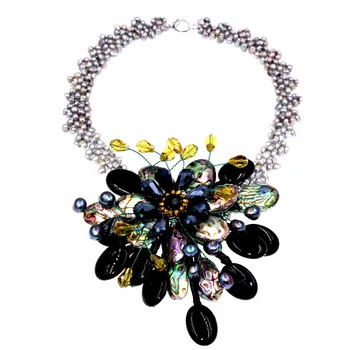 

Natural Stone Black Onyx Abalone Shell Flower Choker Necklace Gray Pearls Flower Necklace for Women