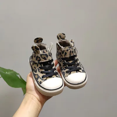 Leopard Теплая детская обувь с леопардовым принтом; Детские кроссовки с милыми ушками; нескользящая Повседневная хлопковая обувь для мальчиков и девочек; обувь с высоким берцем; плюшевая обувь - Цвет: Leopard
