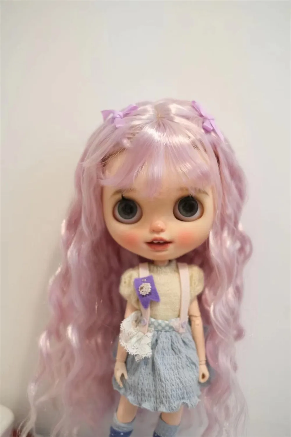 Blythe маленькая ткань BJD парик молочный шелк галстук-бабочка волнистые волосы