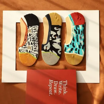 

The New Invisible Socks Women Personality Retro Jacquard Tide Socks Shallow Mouth Silica Gel Non-slip Stealth Boat Socks Women