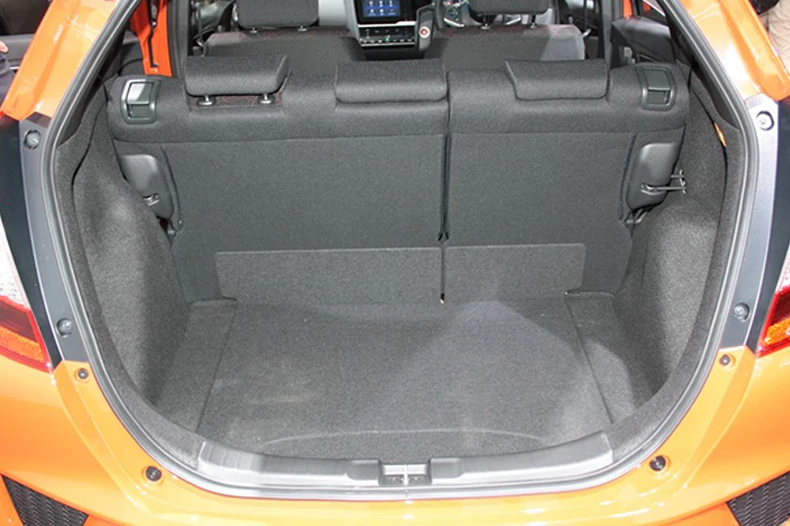 2014-Honda-Fit-RS-boot