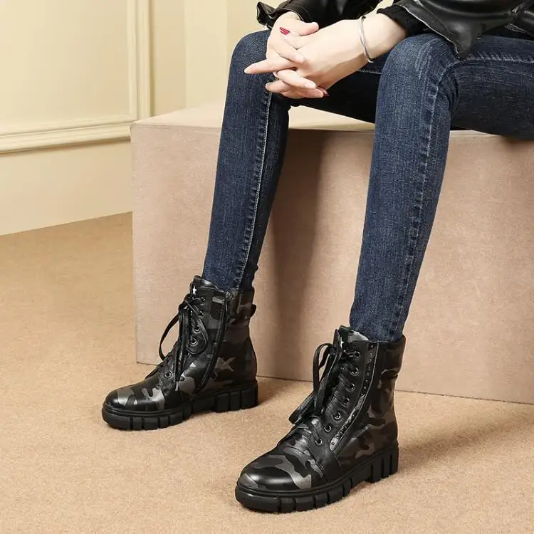 

Camouflage thick bottom female Martin boots flat round head with head layer cowhide leather rivet short boots