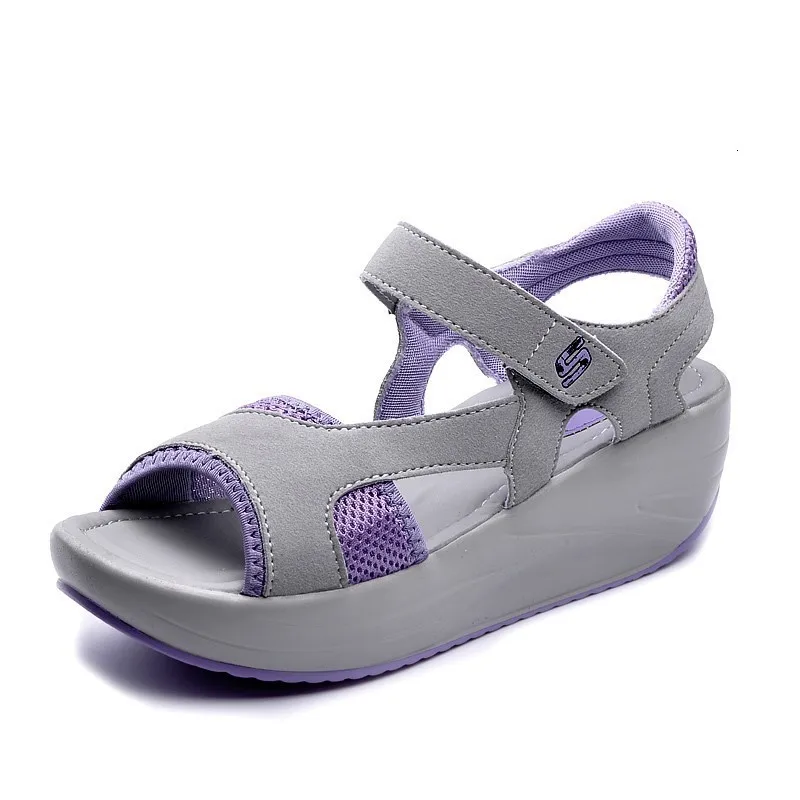 Женские босоножки на платформе; модель года; обувь на танкетке; Повседневная Удобная Нескользящая дышащая женская обувь из сетчатого материала; сандалии с открытым носком - Цвет: Purple