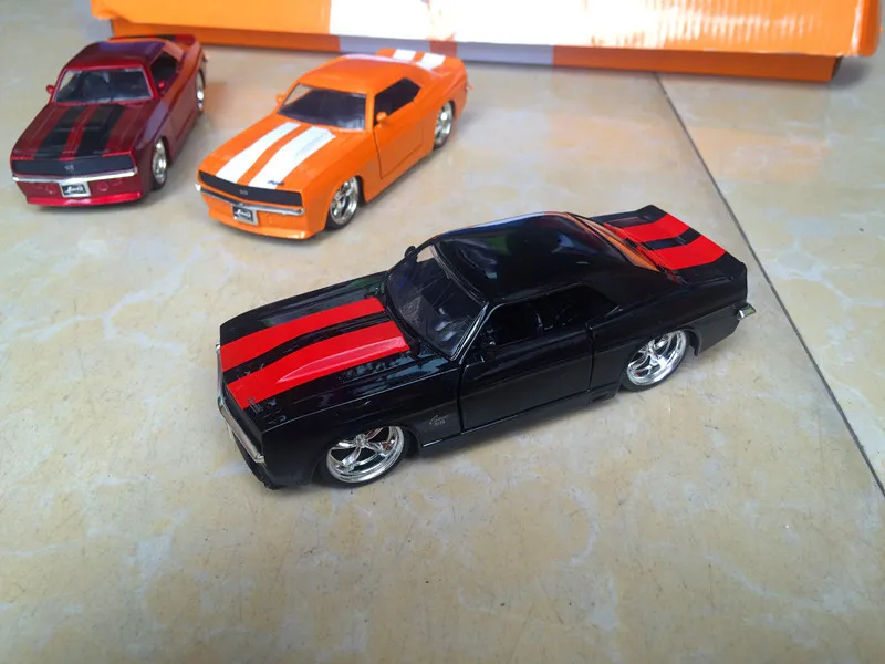 Jiada Mustang 1: 32 модель автомобиля Сплав ВОИН автомобиль спортивный автомобиль модель игрушки