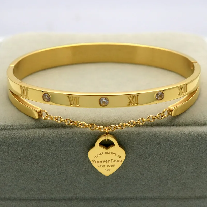 Design Luxury Brand Bracelet Women Hanging Heart Label Forever Love