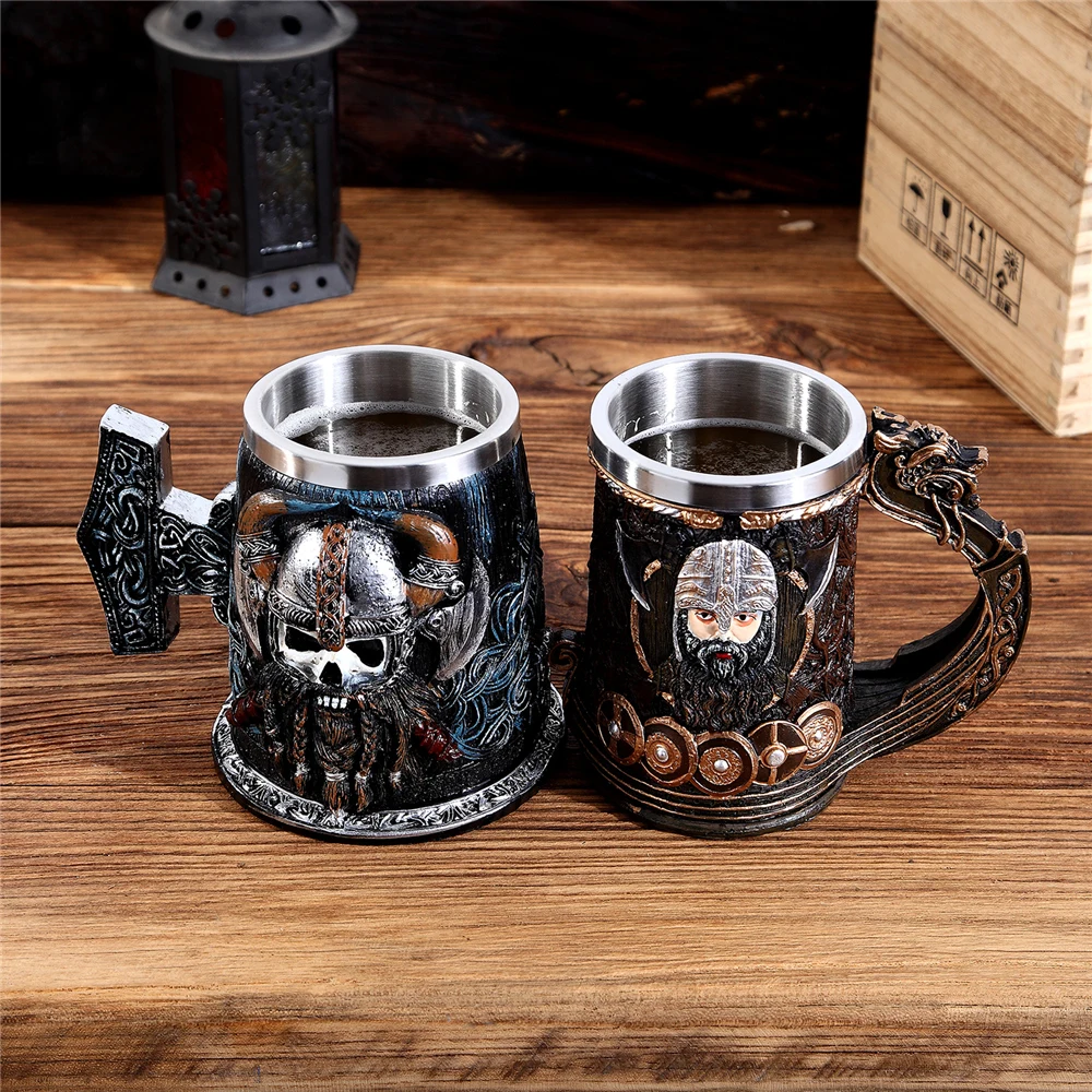 Tazza Bicchiere Con Teschio Guerriero E Inserti In Acciaio – Gotica Medievale 237 Ml, Dipinta A Mano