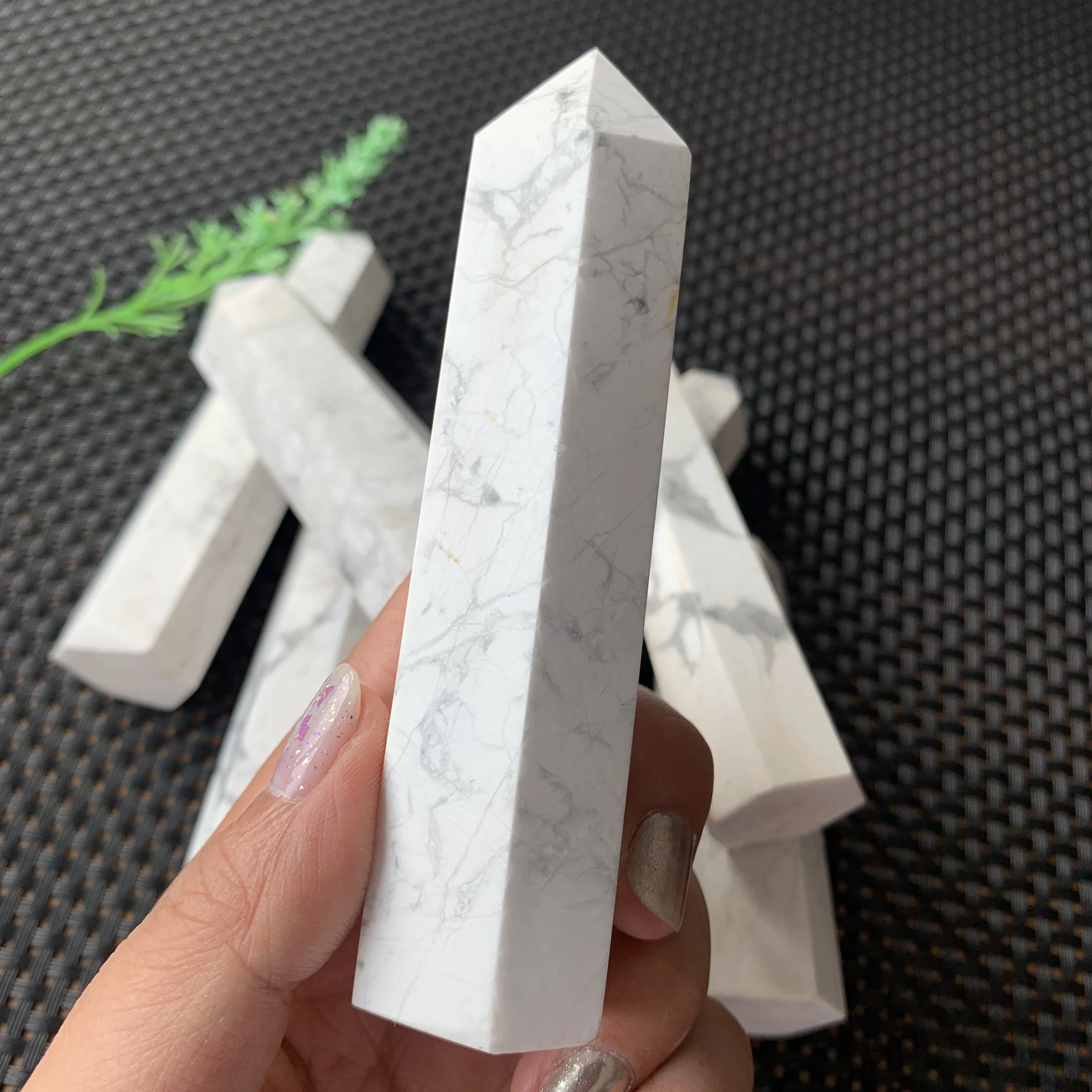 

90-110g Natural Howlite Quartz Crystal Point White Quartz Crystal Wand