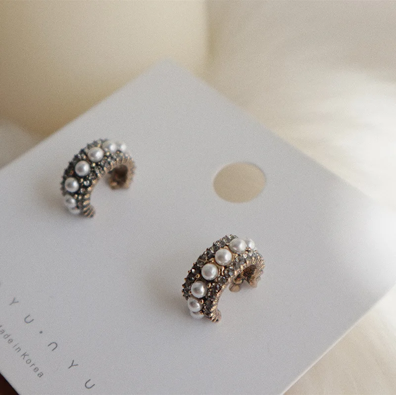 

Shiny Side New Fashion Brand Jewelry C Letter Pearl Stud Earrings for Women Gift Vintage Crystal Earrings