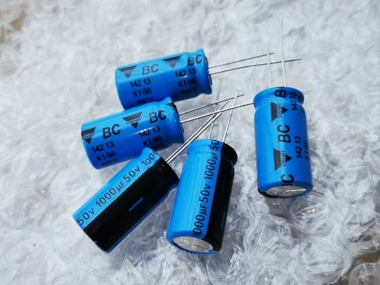 30 шт Vishay синий robe BC 50V1000uf/с алюминиевой крышкой 50В 13x25 аудио фильтр алюминиевый