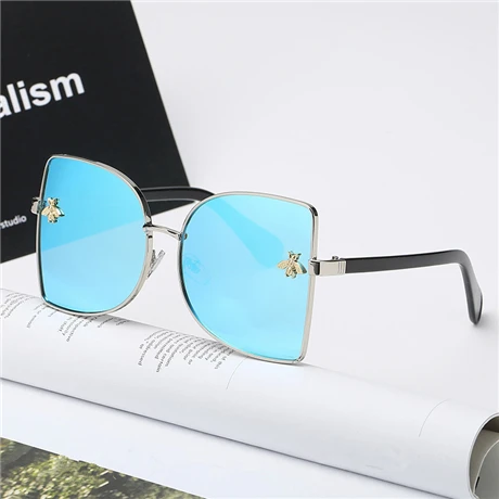 Светло-голубой Square circle Fashion Women Small Bee Sunglasses Colourful Rivet Glasses Female Male Outdoor Traveling Eyeglasses UV400 - Цвет линз: Светло-голубой