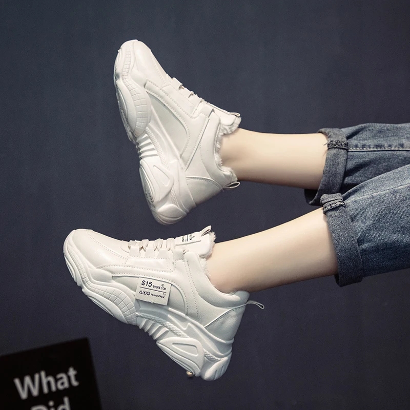 Модные белые кроссовки; Вулканизированная обувь для женщин; сетчатые ботинки; дышащая женская прогулочная обувь на платформе с высоким берцем