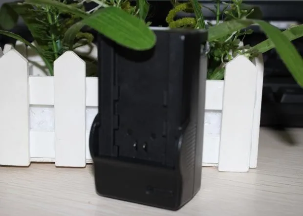 

NP-FV5 1000MAH for Digital Camera HDV-666 and Other Models of Digital Camera Battery Charger and Battery